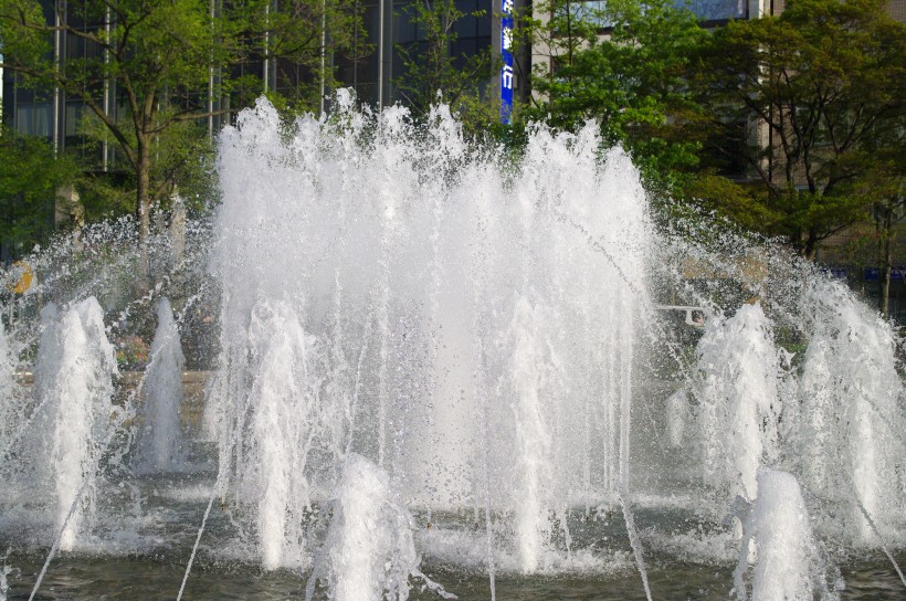 日本劄幌大通公園的噴泉圖片