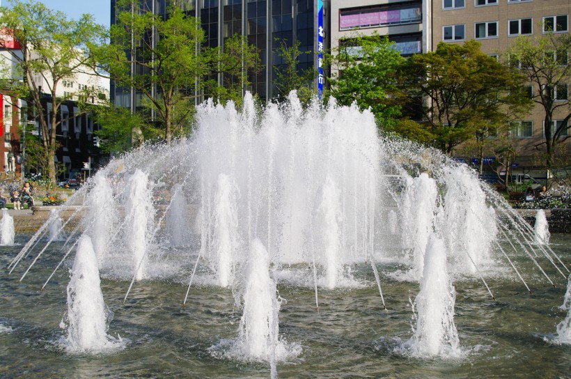 日本劄幌大通公園的噴泉圖片