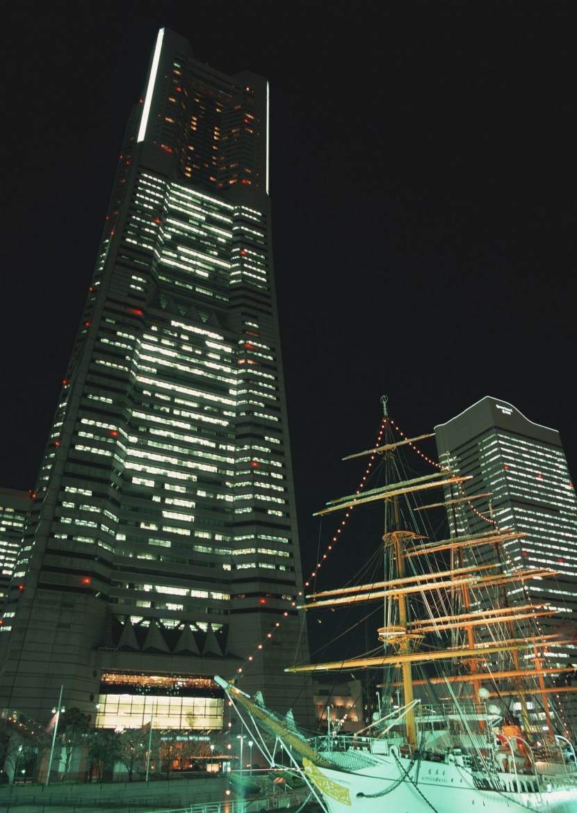 繁華都市夜景圖片