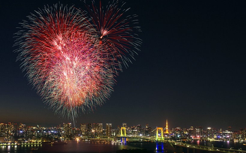 夜色浪漫煙花圖片