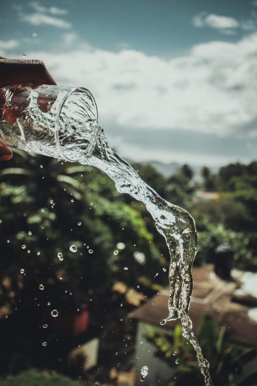 靈動的水延時攝影圖片