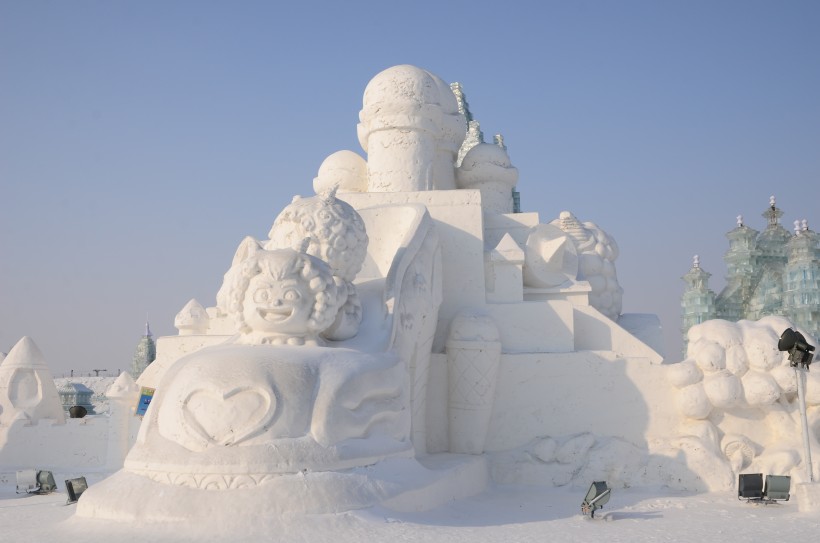 公園裡的雪雕圖片