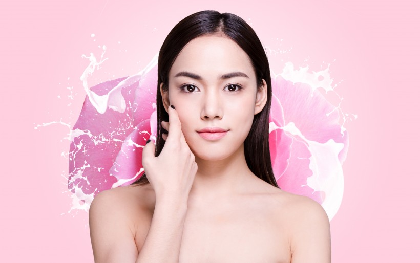 補水美白廣告美女背景圖片