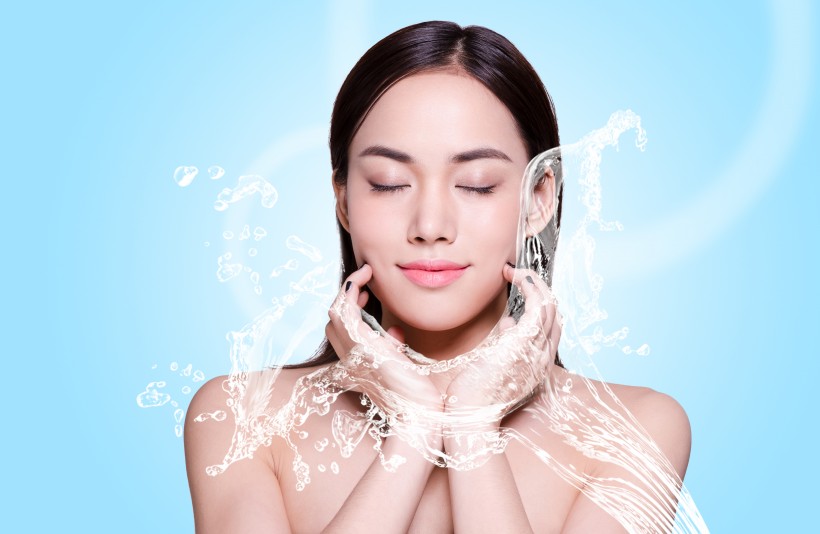 補水美白廣告美女背景圖片