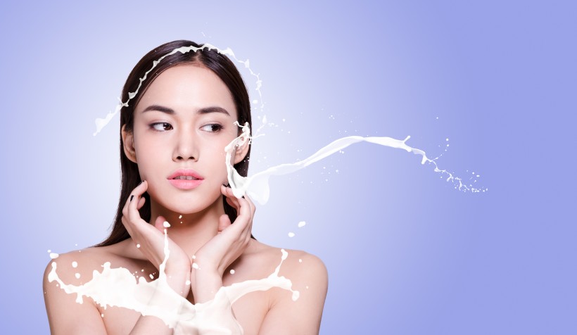 補水美白廣告美女背景圖片