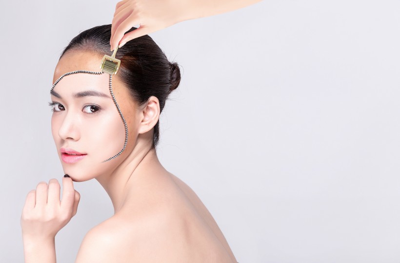 補水美白廣告美女背景圖片
