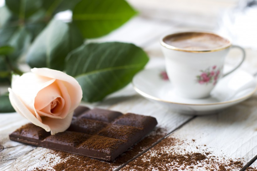 咖啡鮮花戒指巧克力禮品素材圖片