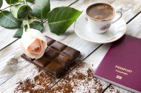 咖啡鮮花戒指巧克力禮品素材圖片