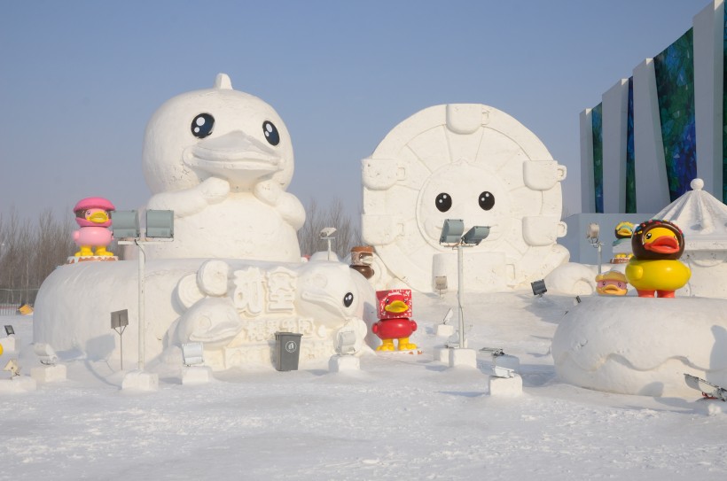 公園裡的雪雕圖片