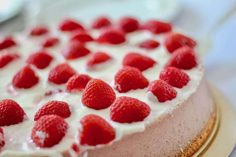 新鮮的草莓蛋糕圖片