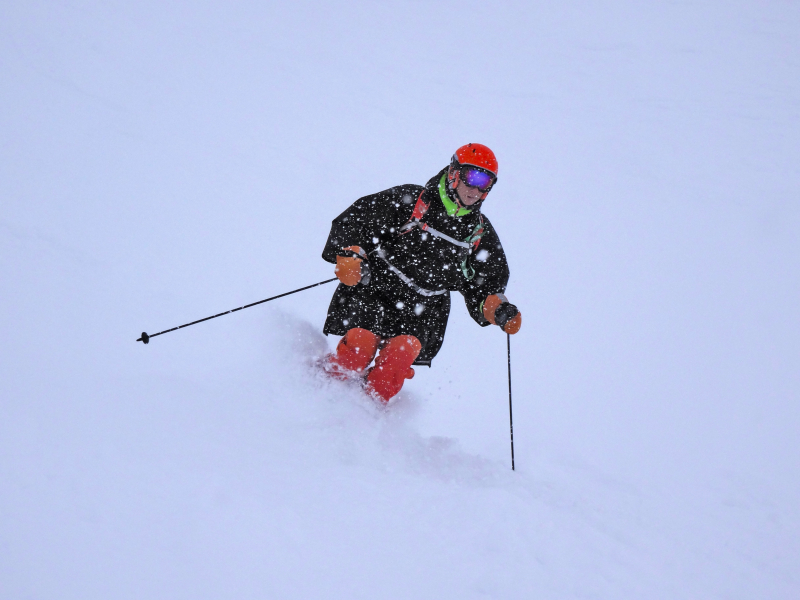 戶外滑雪運動圖片