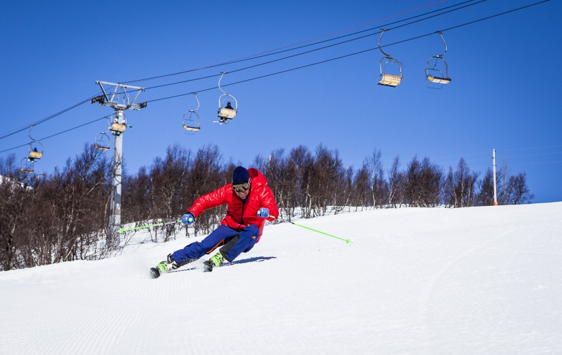 高山滑雪運動圖片