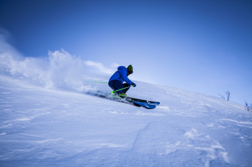 高山滑雪運動圖片