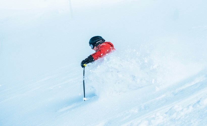 高山滑雪運動圖片