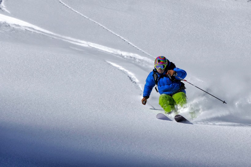 高山滑雪運動圖片