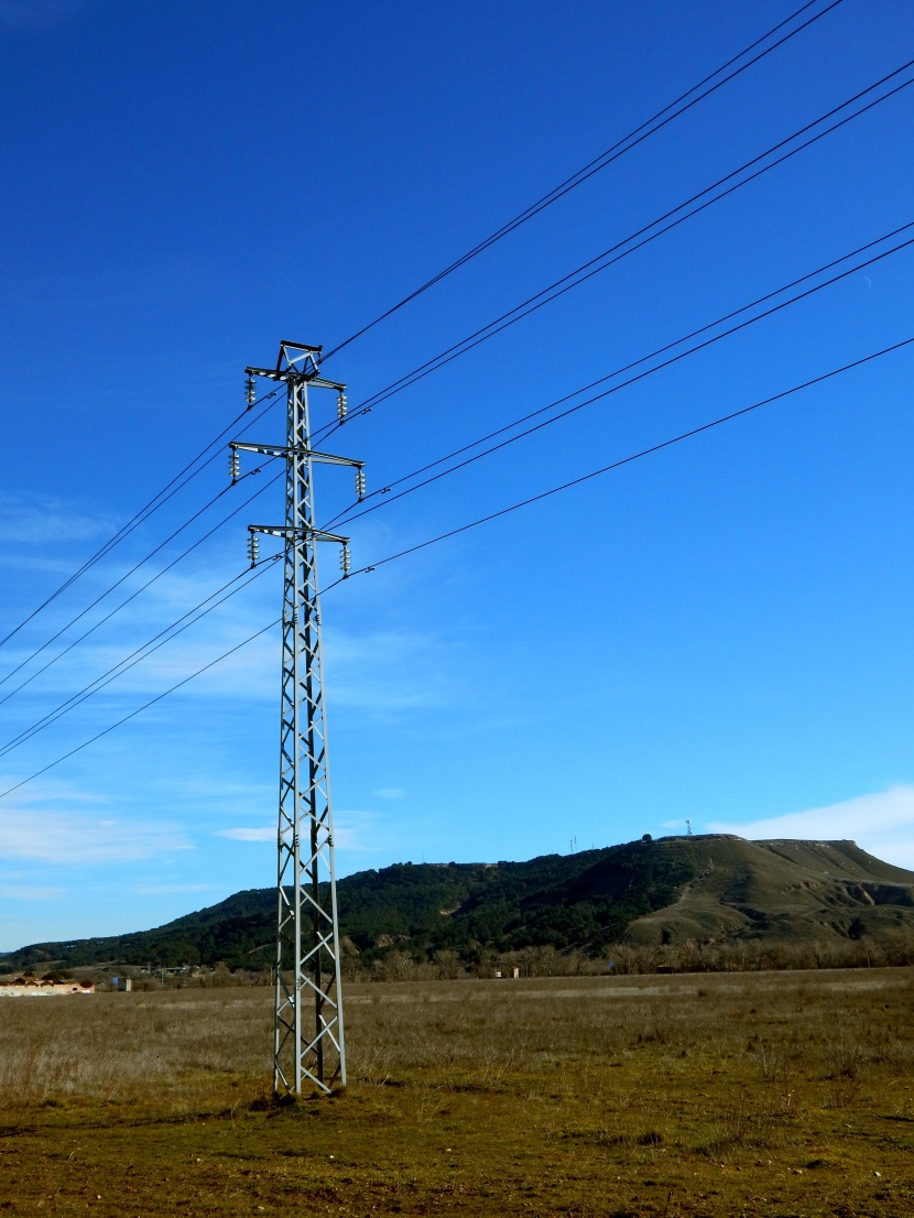 高大的輸電線路鐵塔圖片