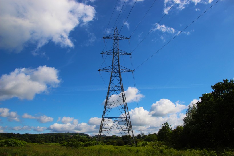 高大的輸電線路鐵塔圖片