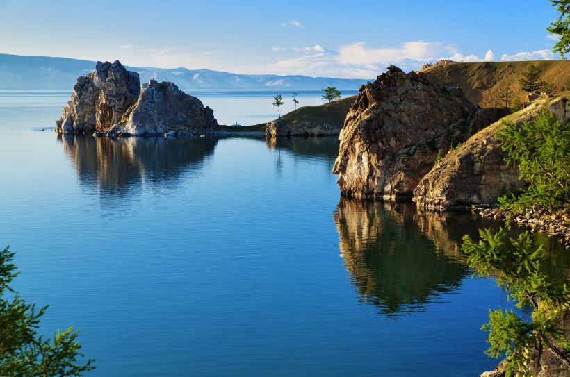 甯靜的俄羅斯貝加爾湖風景圖片