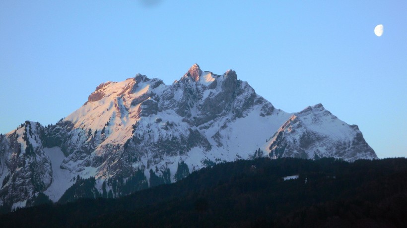 瑞士皮拉圖斯山風景圖片