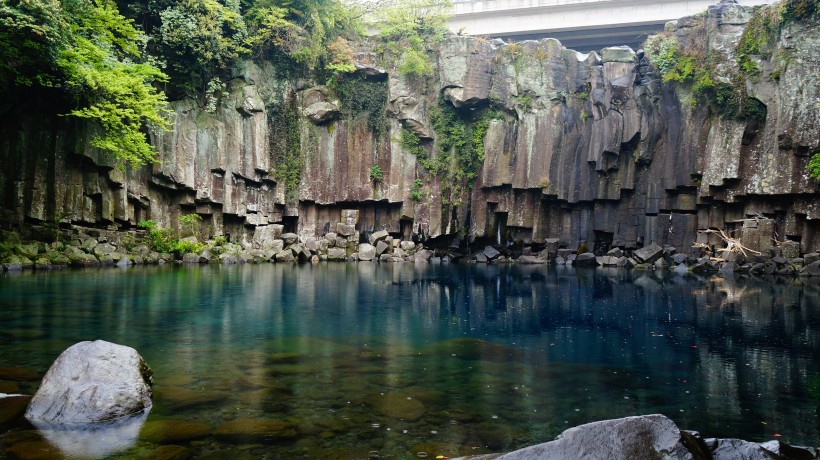 韓國濟州島天地淵瀑布自然風景圖片