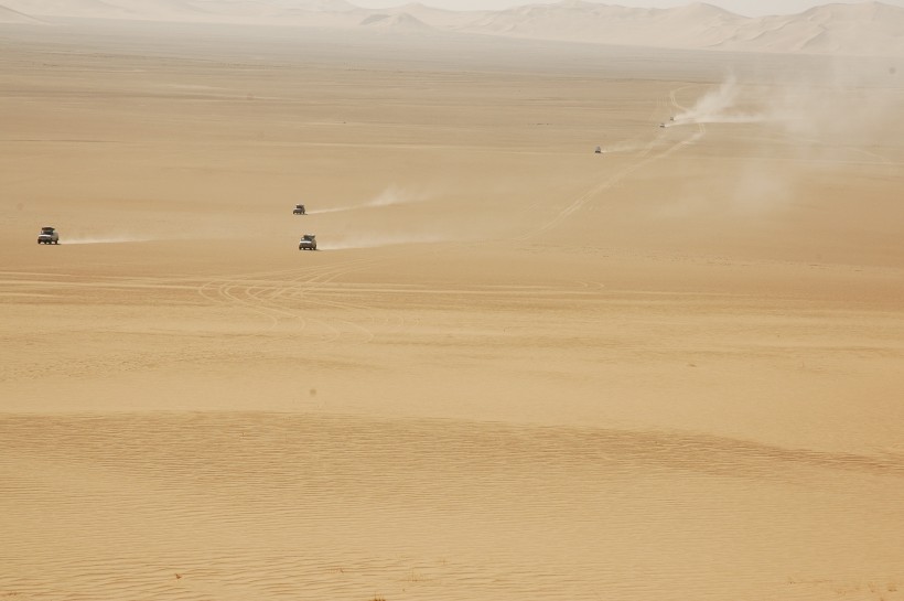 廣闊無垠的撒哈拉沙漠風景圖片