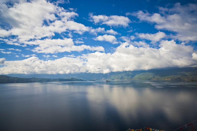 雲南泸沽湖風景圖片